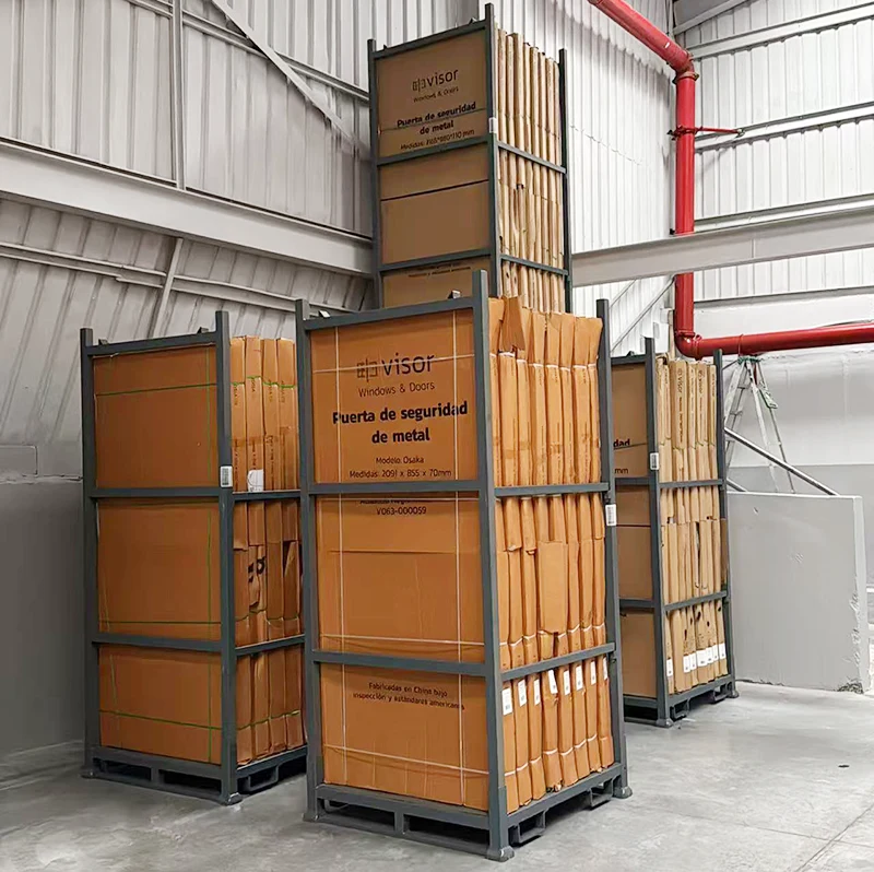 Empty returnable shipping racks
