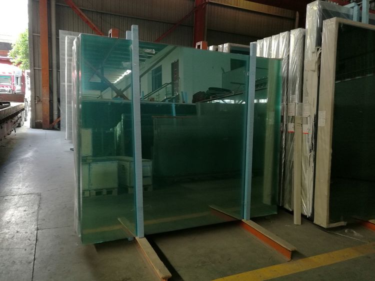Precautions for transporting raw glass