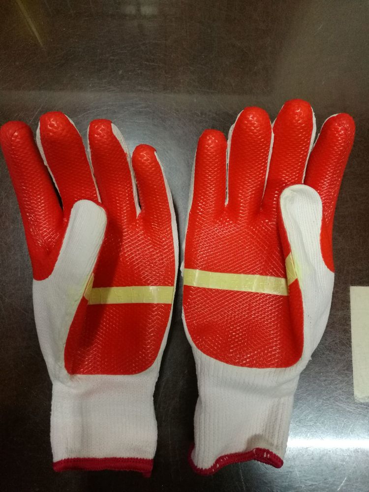  Cut-resistant gloves