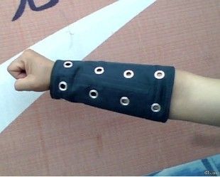 Cut-resistant wrist guard