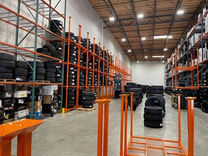 Hot-dip galvanised stillages for marine logistics